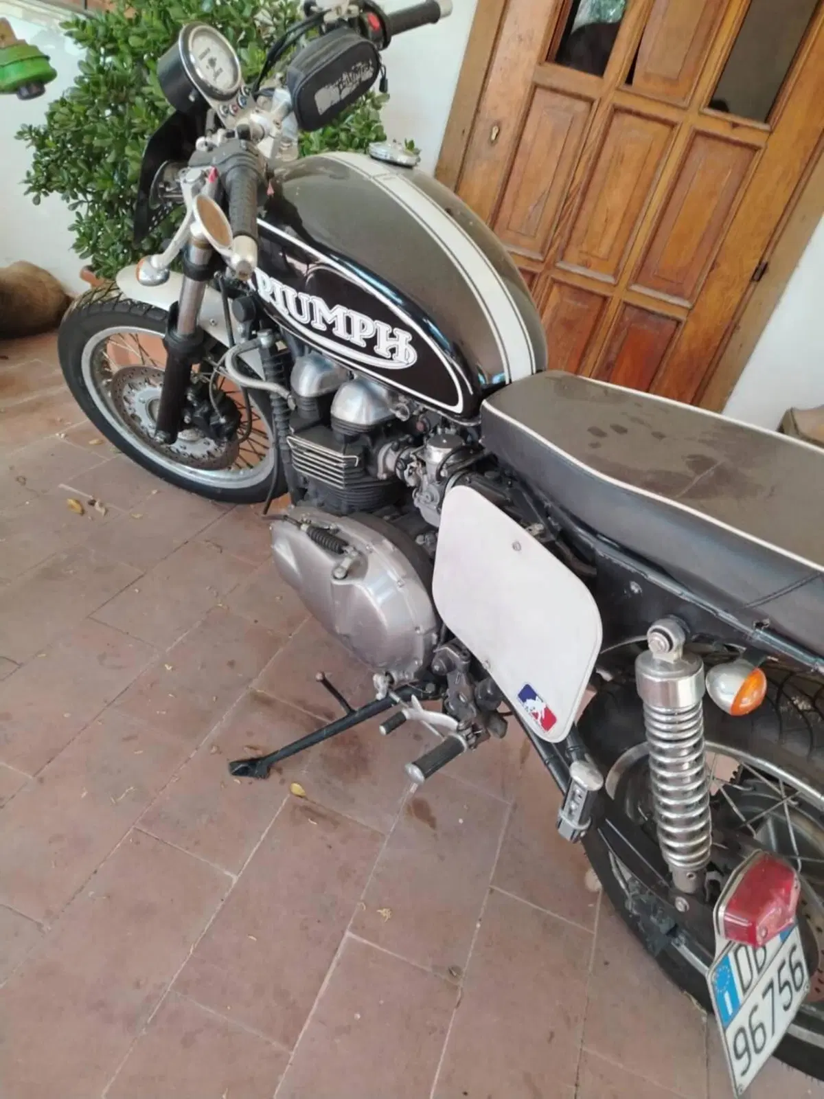 Triumph Thruxton 900 (2004 - 15) (3)