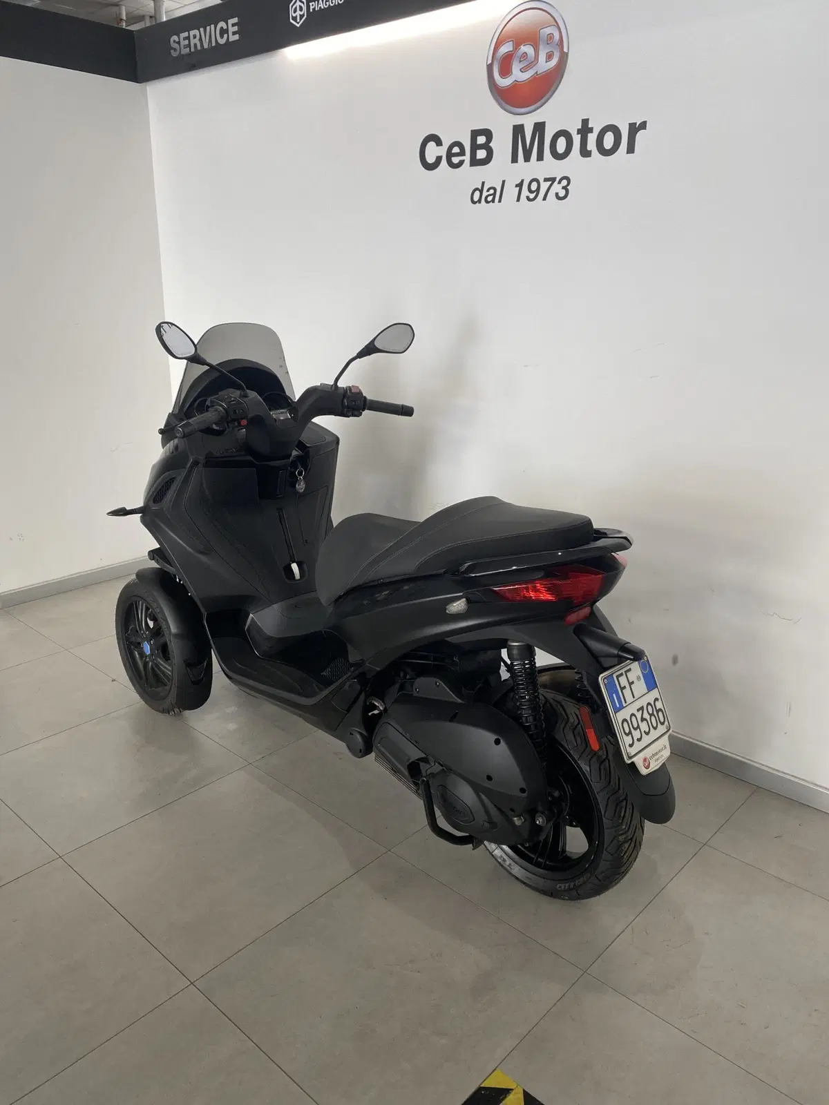 Piaggio MP3 300 Sport ABS Hpe (2021 - 24) (4)