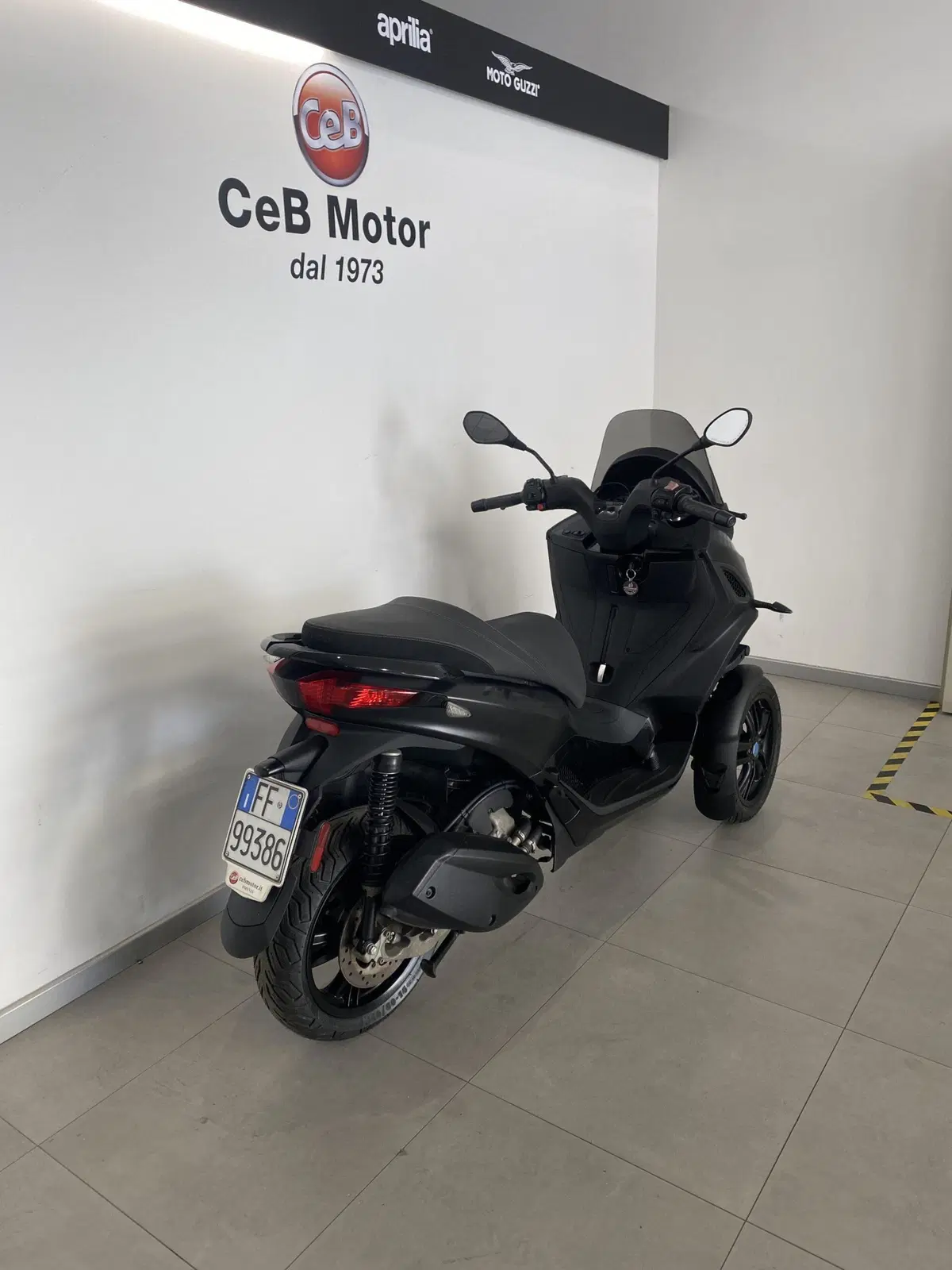 Piaggio MP3 300 Sport ABS Hpe (2021 - 24) (8)