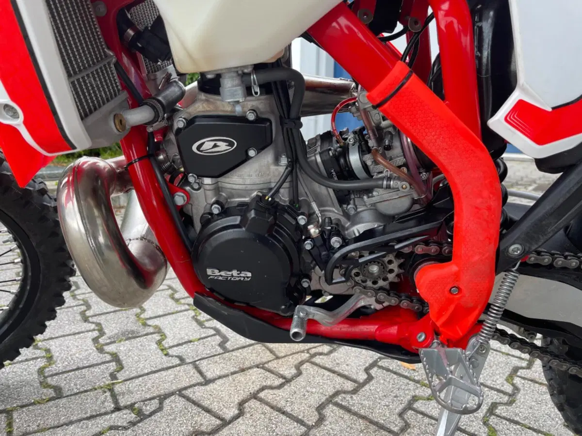 Betamotor RR X-PRO 250 2T Enduro (2025) (4)