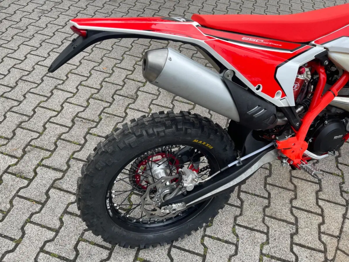 Betamotor RR X-PRO 250 2T Enduro (2025) (6)
