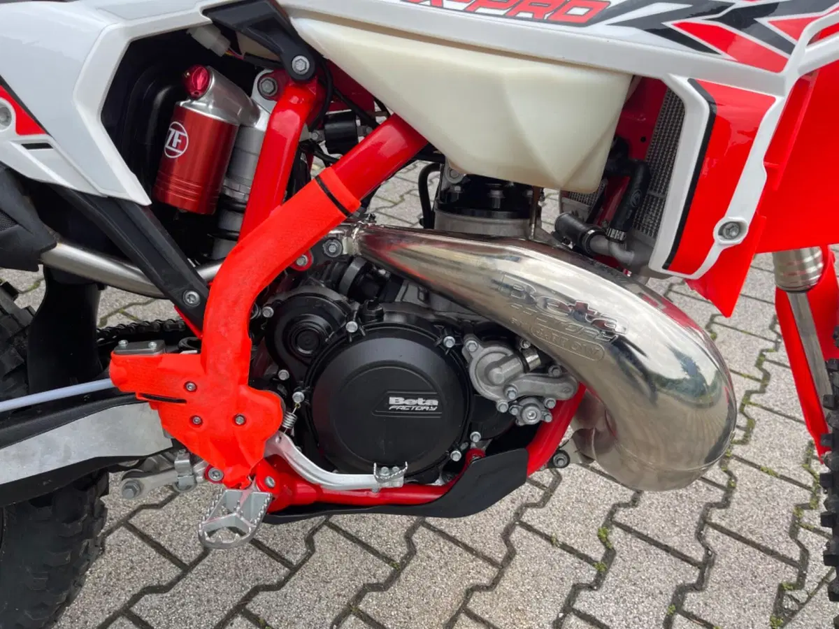 Betamotor RR X-PRO 250 2T Enduro (2025) (8)