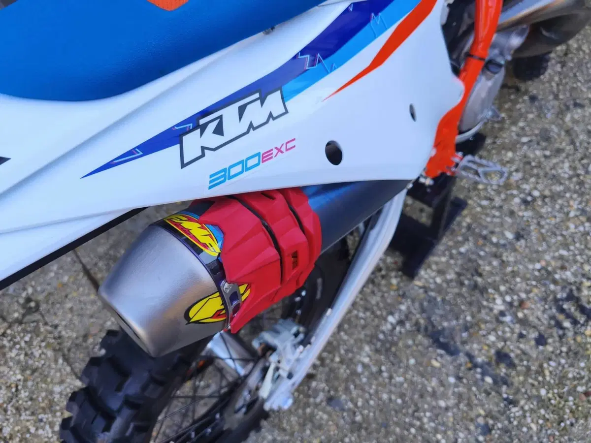 KTM 300 EXC TPI Six Days (2022) (4)