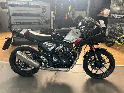 Triumph Thruxton 400 (2026) usata