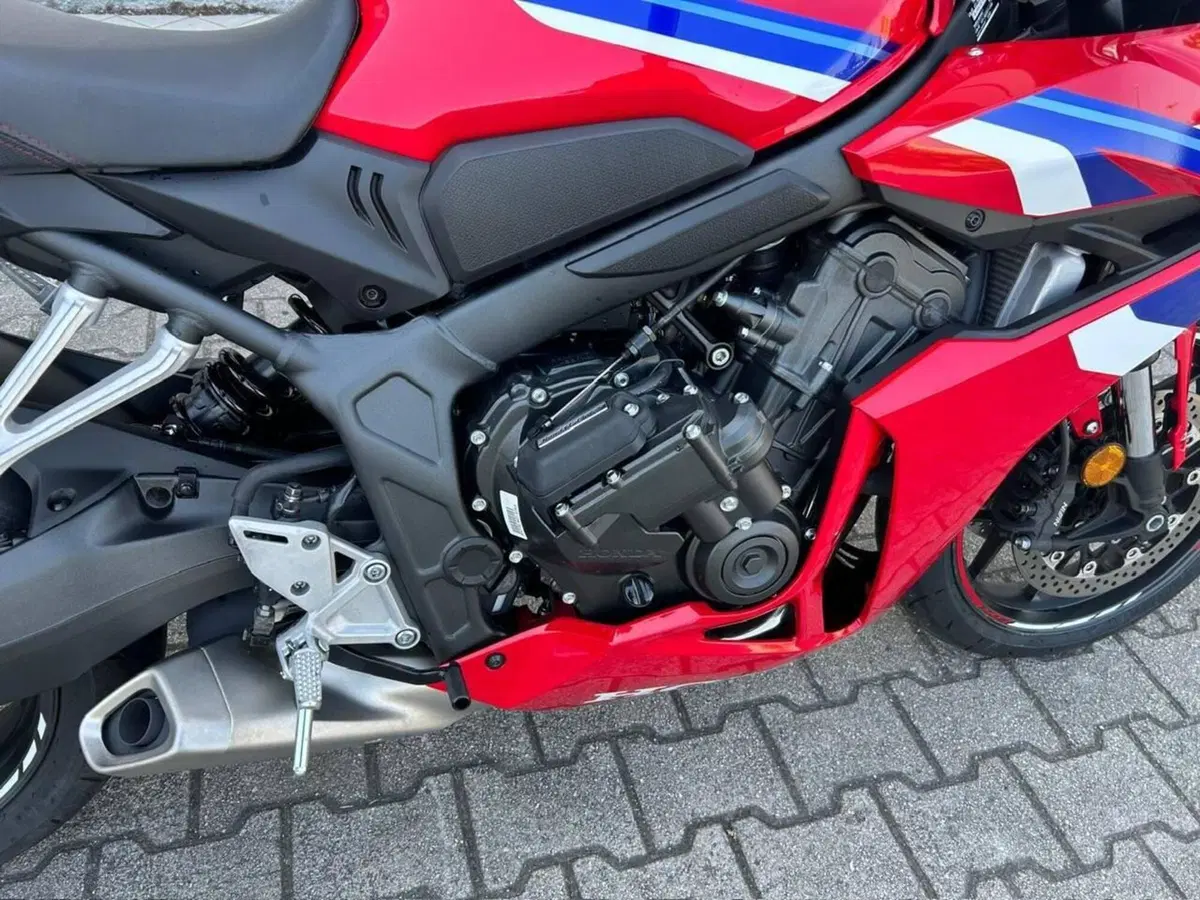 Honda CBR 650 R E-Clutch (2024 - 26) (5)