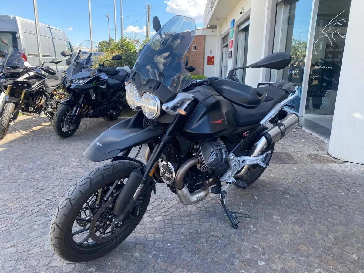Moto Guzzi V85 Strada (2024 - 26) (4)
