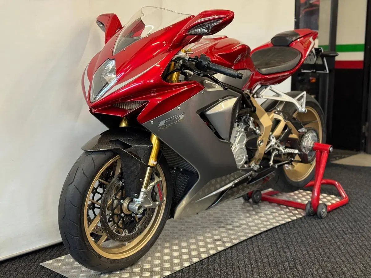 MV Agusta F3 675 Oro (2011) (4)