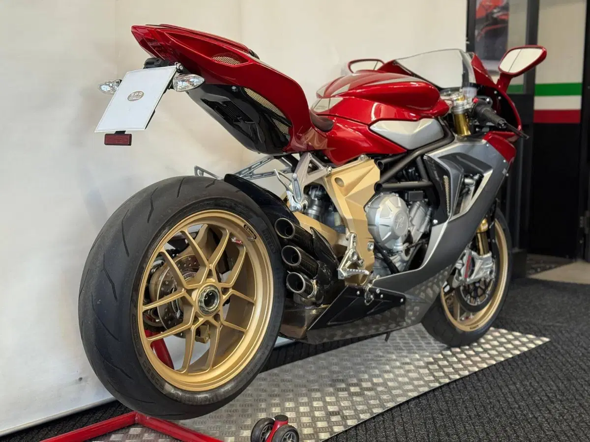 MV Agusta F3 675 Oro (2011) (5)