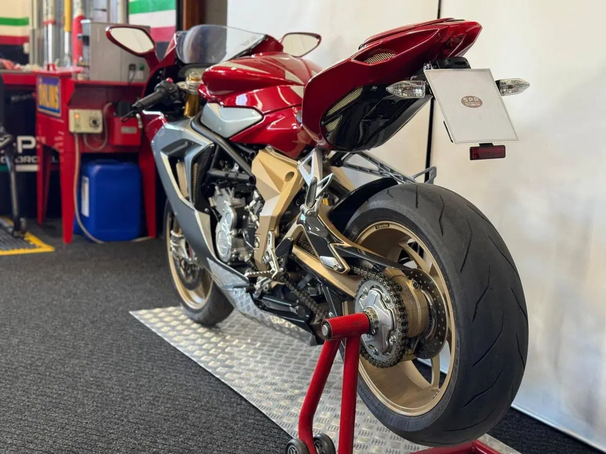 MV Agusta F3 675 Oro (2011) (6)