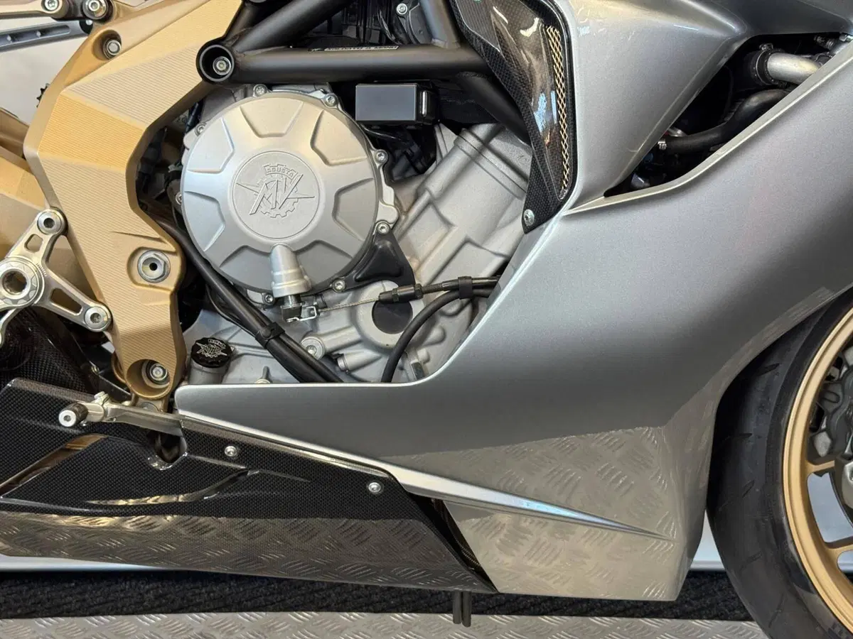 MV Agusta F3 675 Oro (2011) (8)