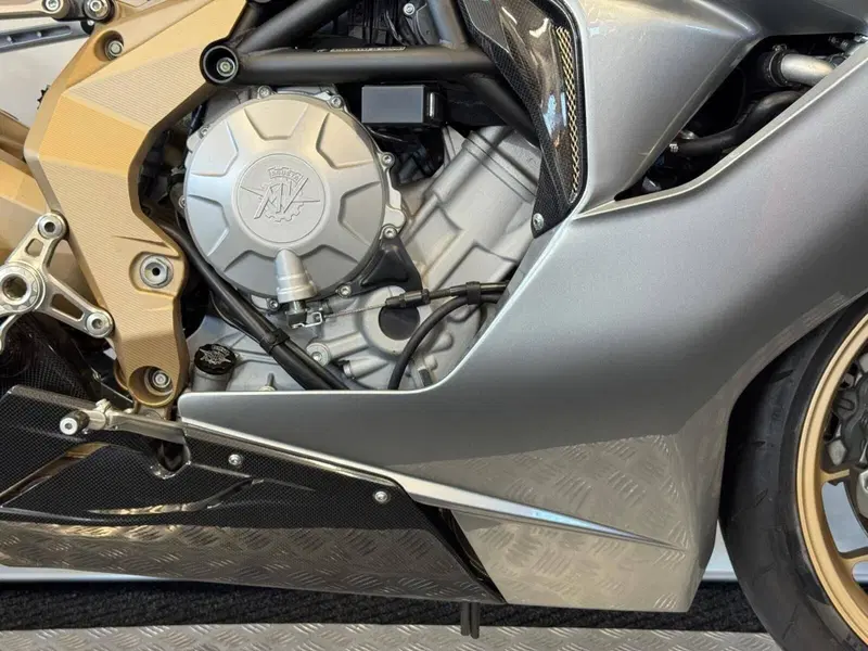 MV Agusta F3 675 Oro (2011) (8)