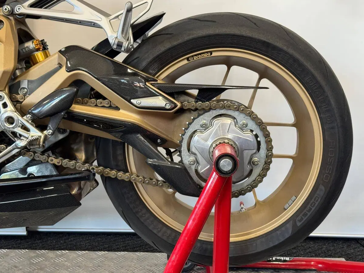 MV Agusta F3 675 Oro (2011) (12)