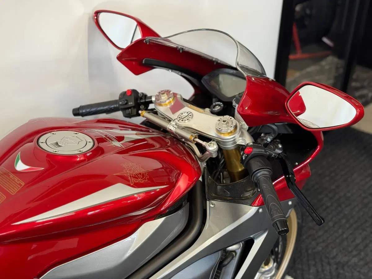 MV Agusta F3 675 Oro (2011) (15)