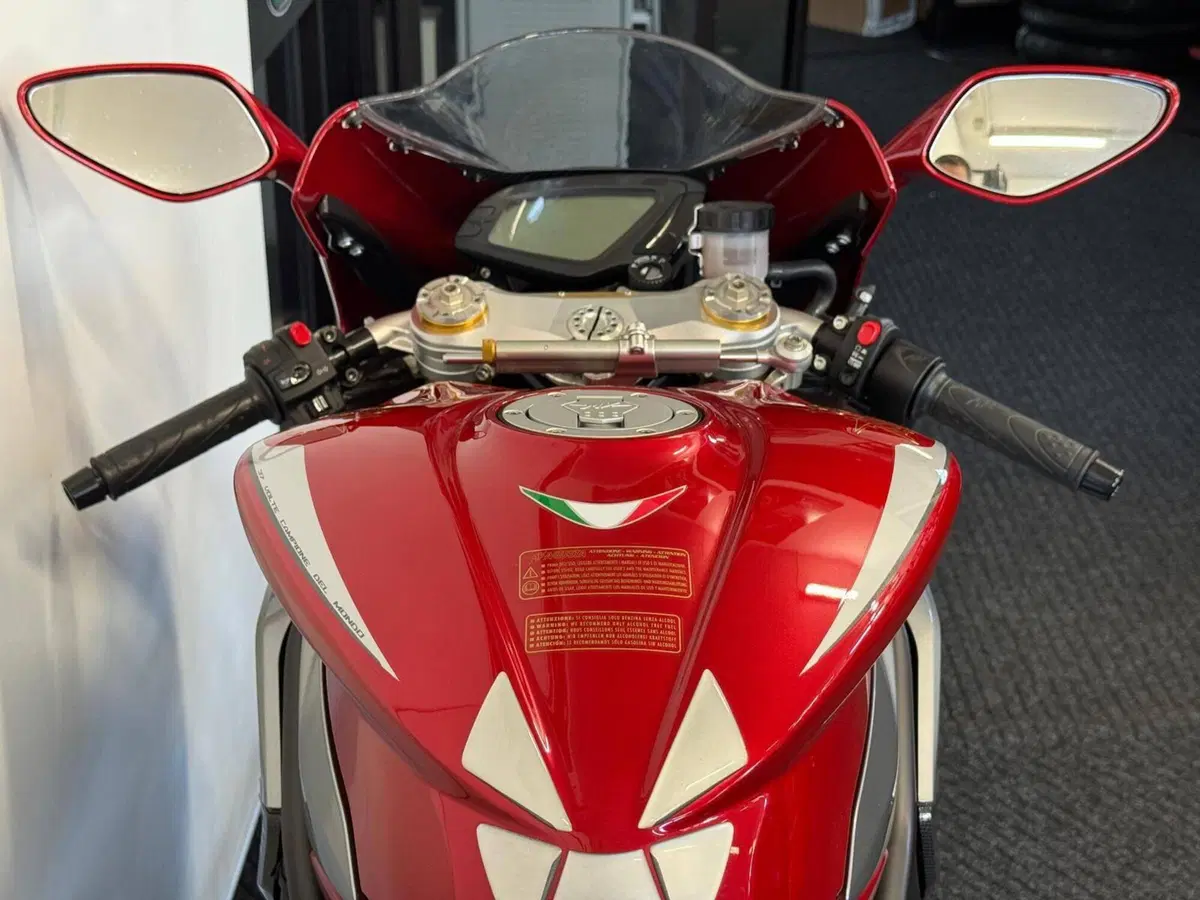 MV Agusta F3 675 Oro (2011) (16)