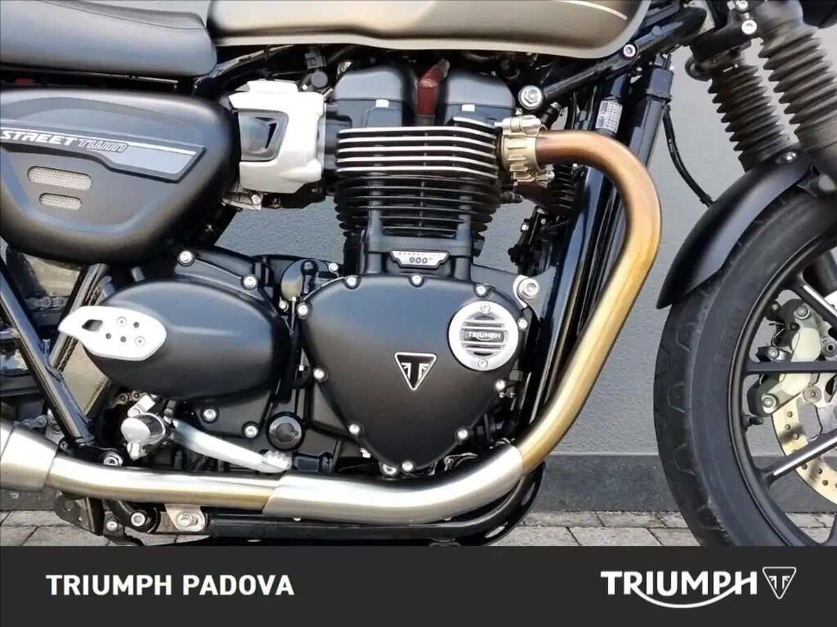 Triumph Street Twin 900 (2021 - 22) (3)