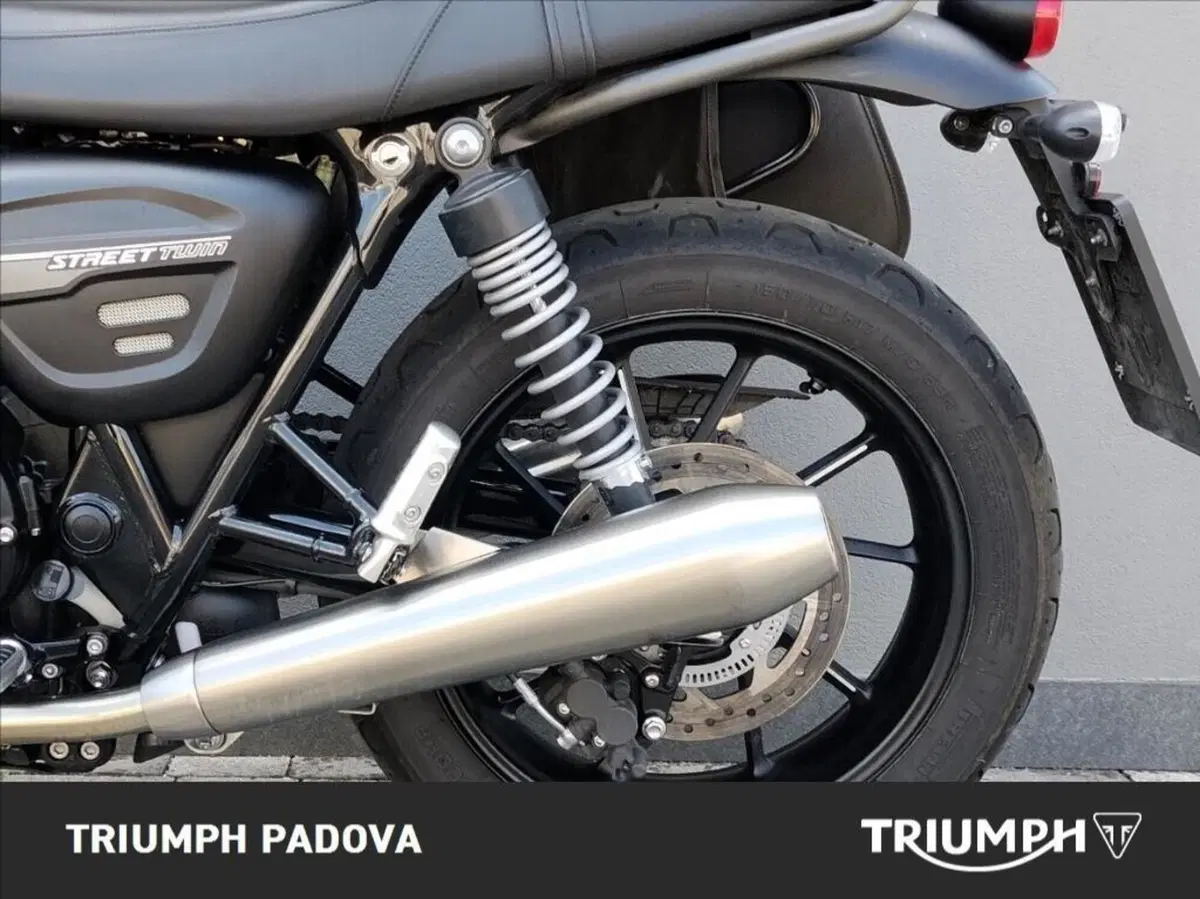 Triumph Street Twin 900 (2021 - 22) (7)