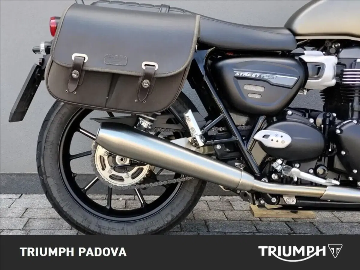 Triumph Street Twin 900 (2021 - 22) (2)