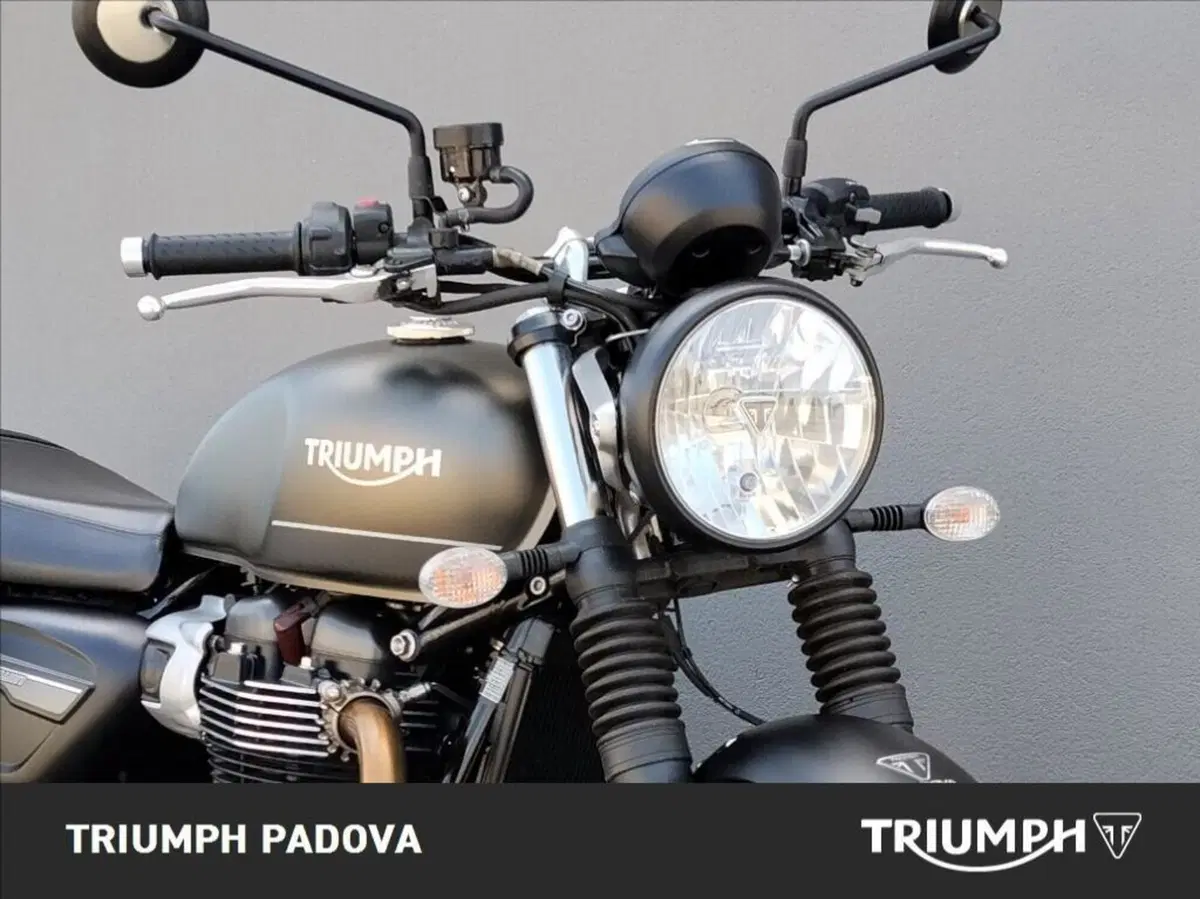 Triumph Street Twin 900 (2021 - 22) (5)