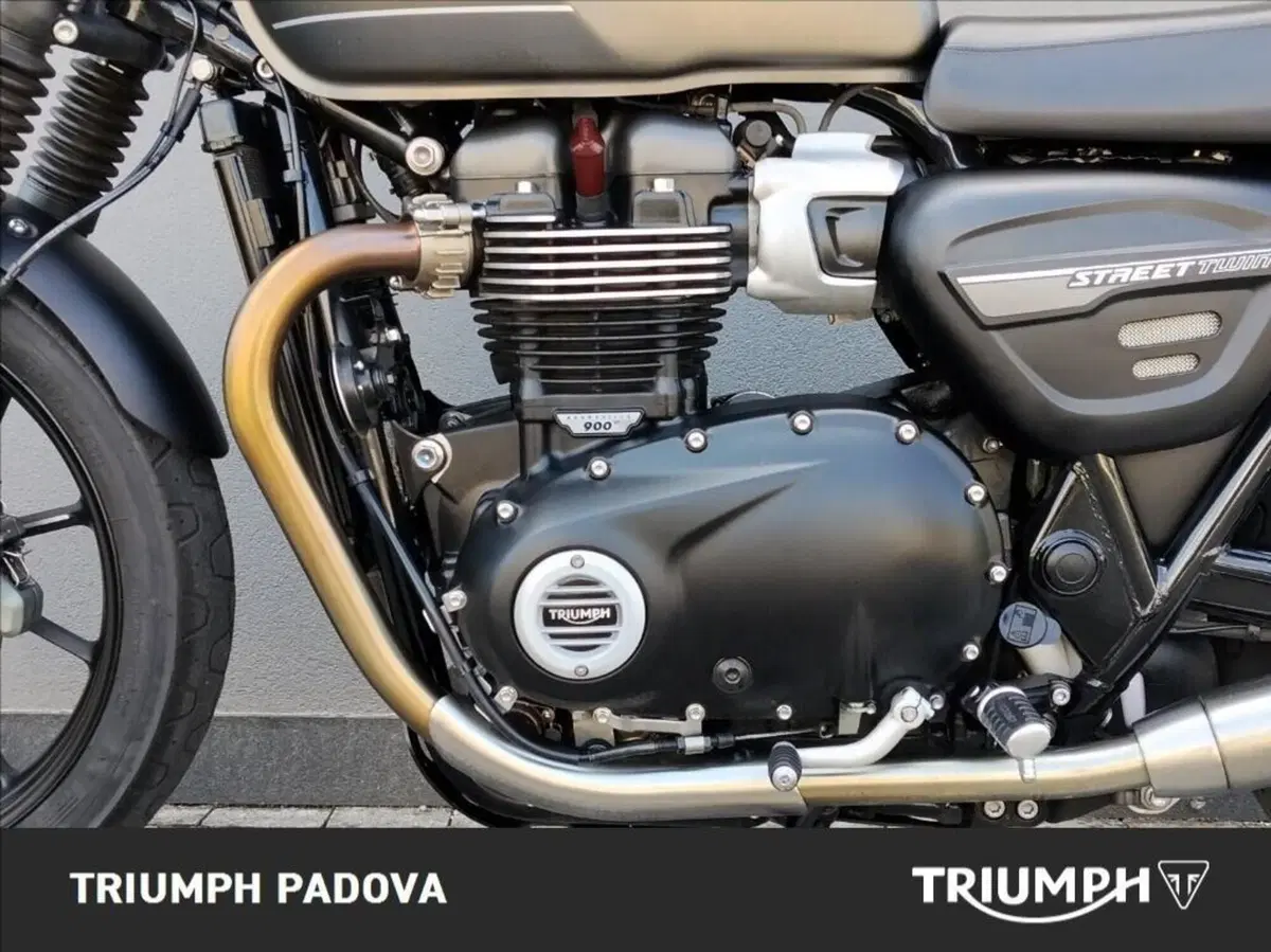 Triumph Street Twin 900 (2021 - 22) (8)