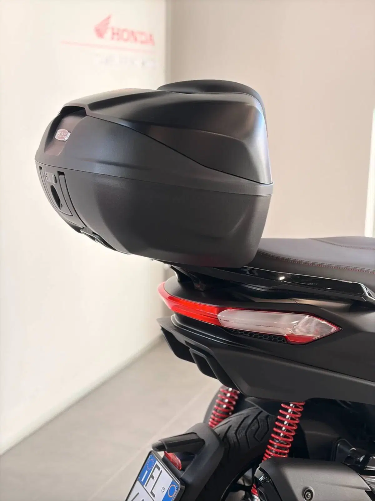 Piaggio MP3 400 Sport ABS Hpe (2023 - 24) (4)