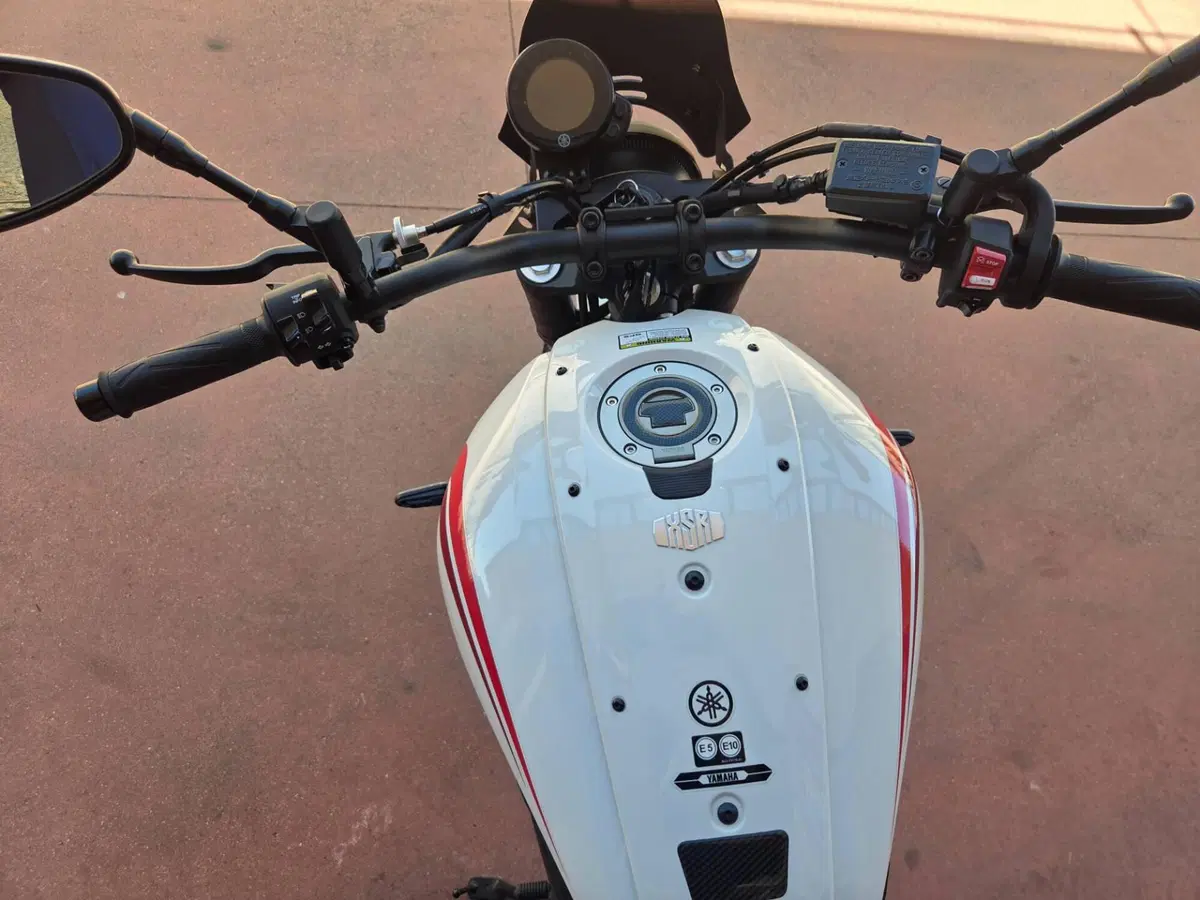Yamaha XSR 700 (2022 - 26) (9)