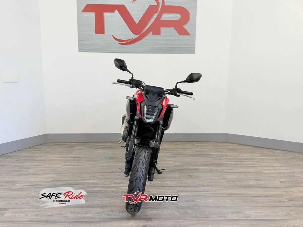Honda CB 500 Hornet (2024 - 25) (3)