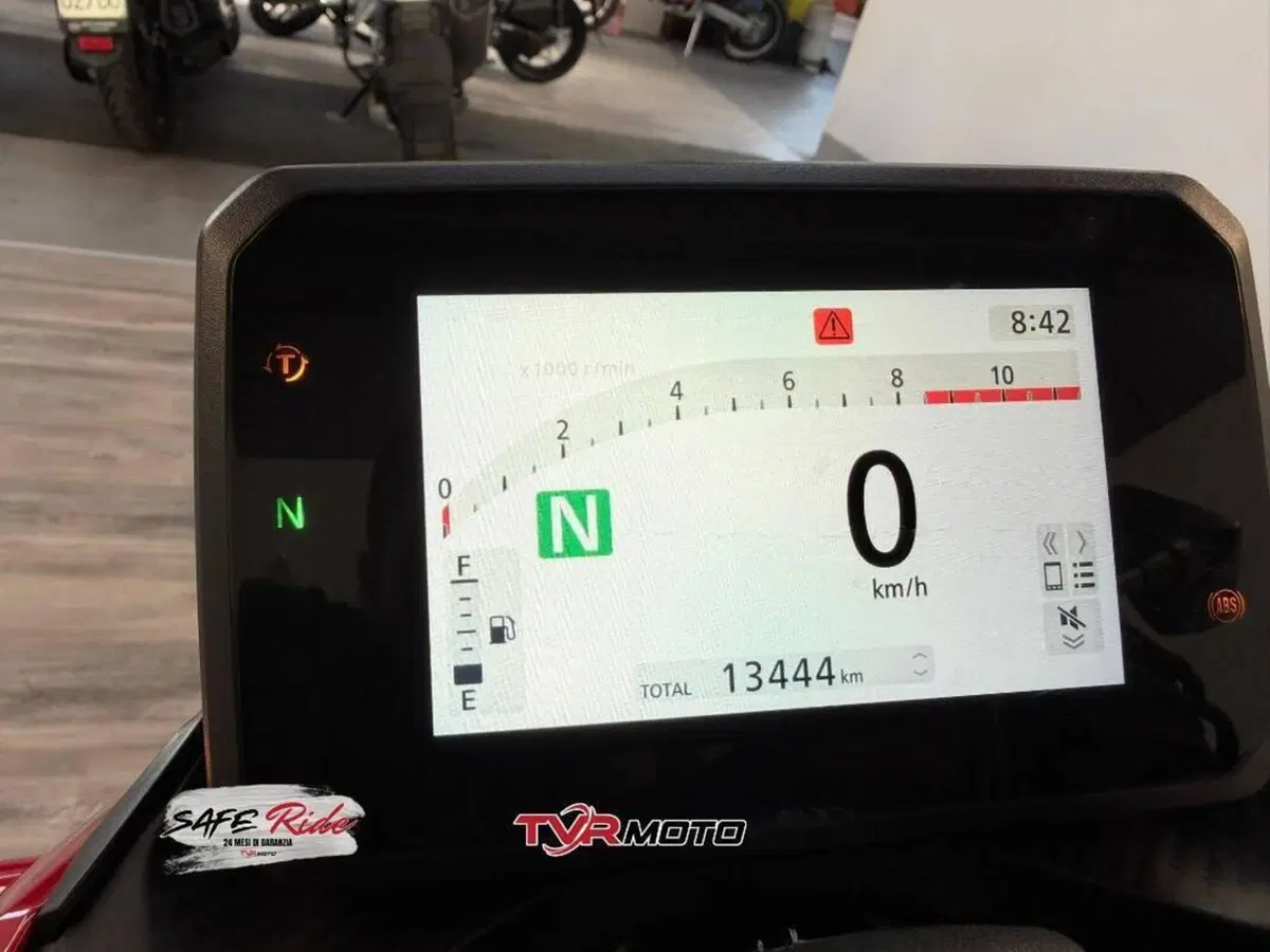 Honda CB 500 Hornet (2024 - 25) (6)