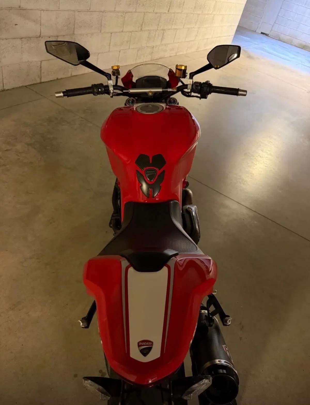Ducati Monster 1200 R (2016 - 19) (3)