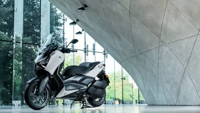 Yamaha X-Max 300 Tech Max+ (2025 - 26) nuova