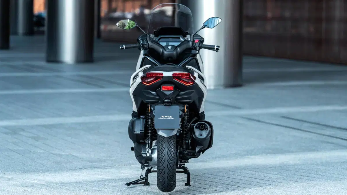 Yamaha X-Max 300 Tech Max (2025 - 26) (6)