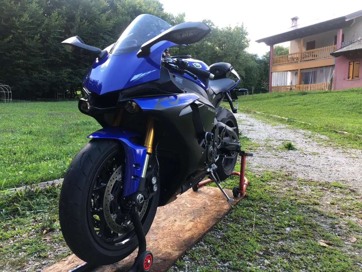 Yamaha YZF R1 (2017 - 19) (4)