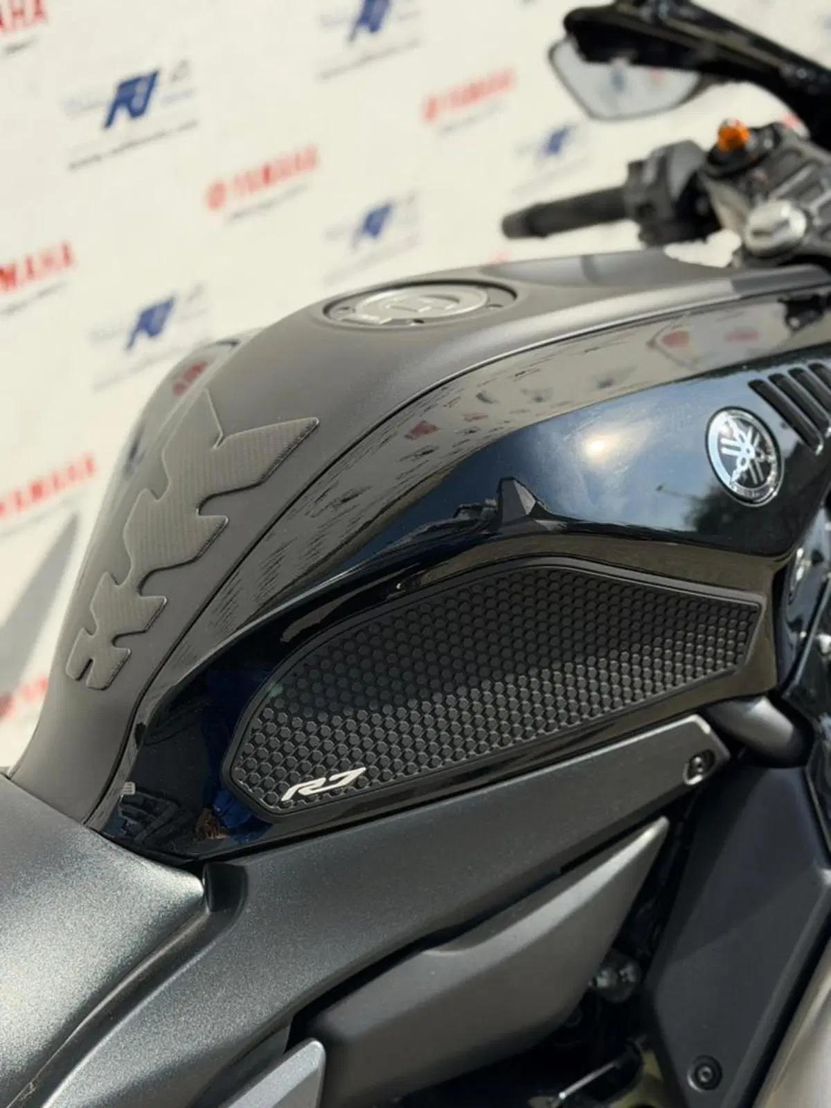 Yamaha YZF R7 (2021 - 25) (7)