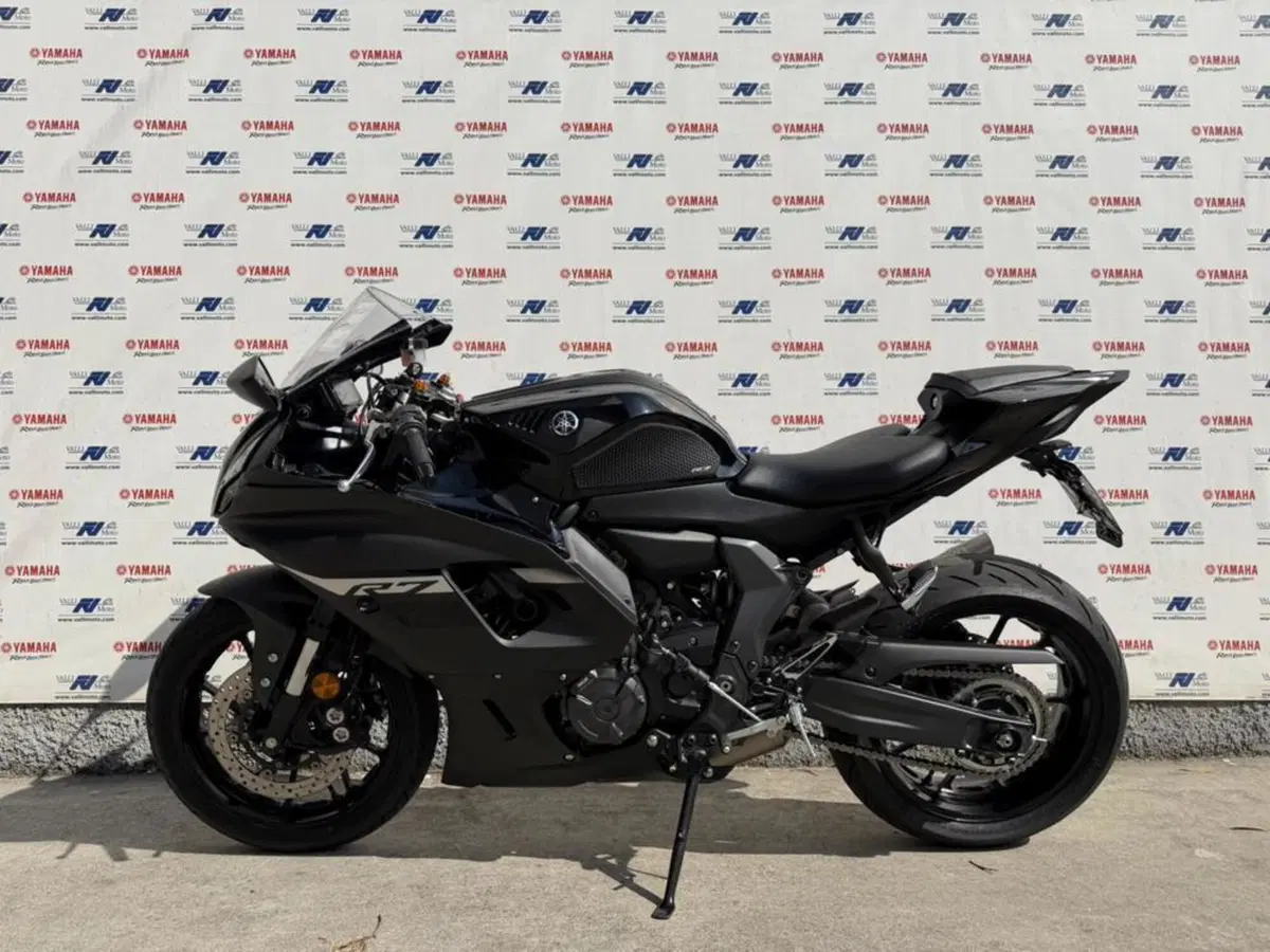 Yamaha YZF R7 (2021 - 25) (3)