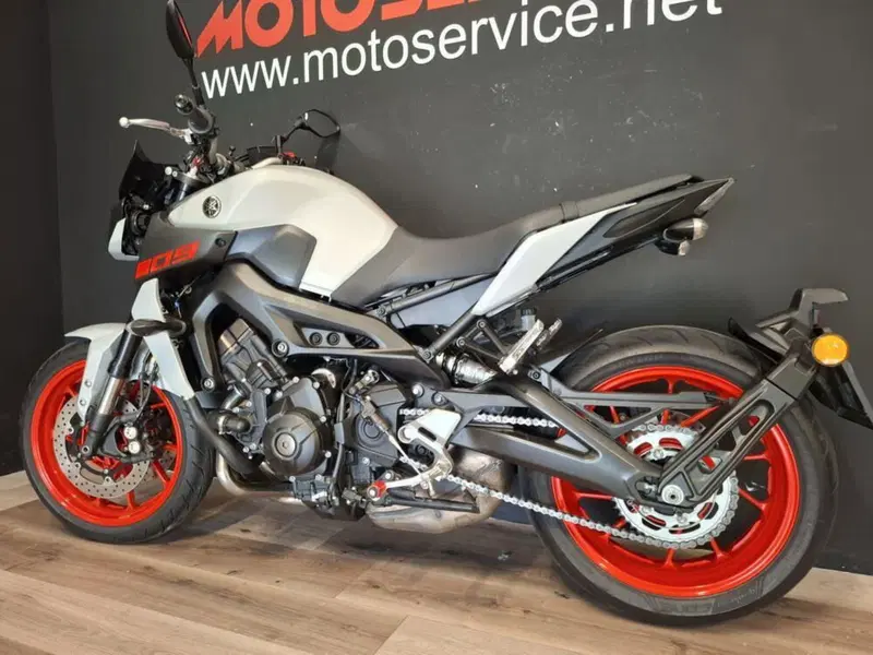 Yamaha MT-09 (2017 - 20) (3)