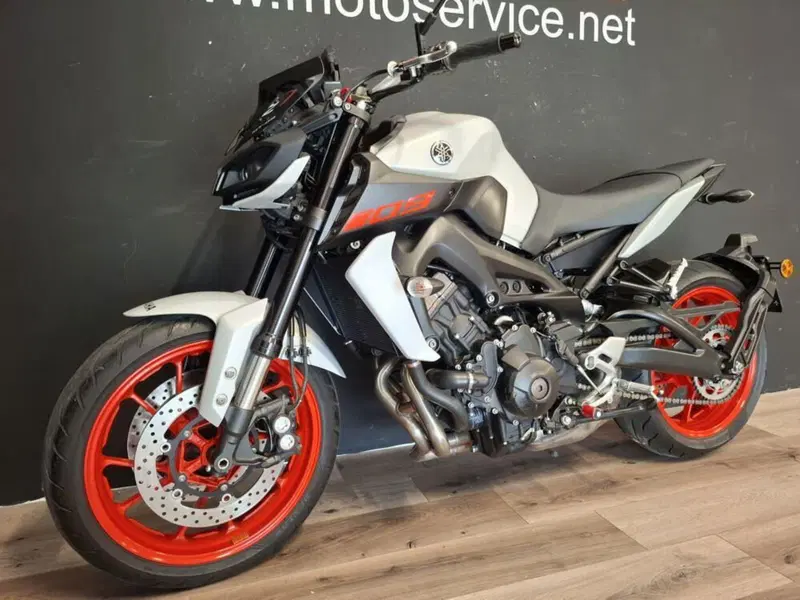 Yamaha MT-09 (2017 - 20) (2)
