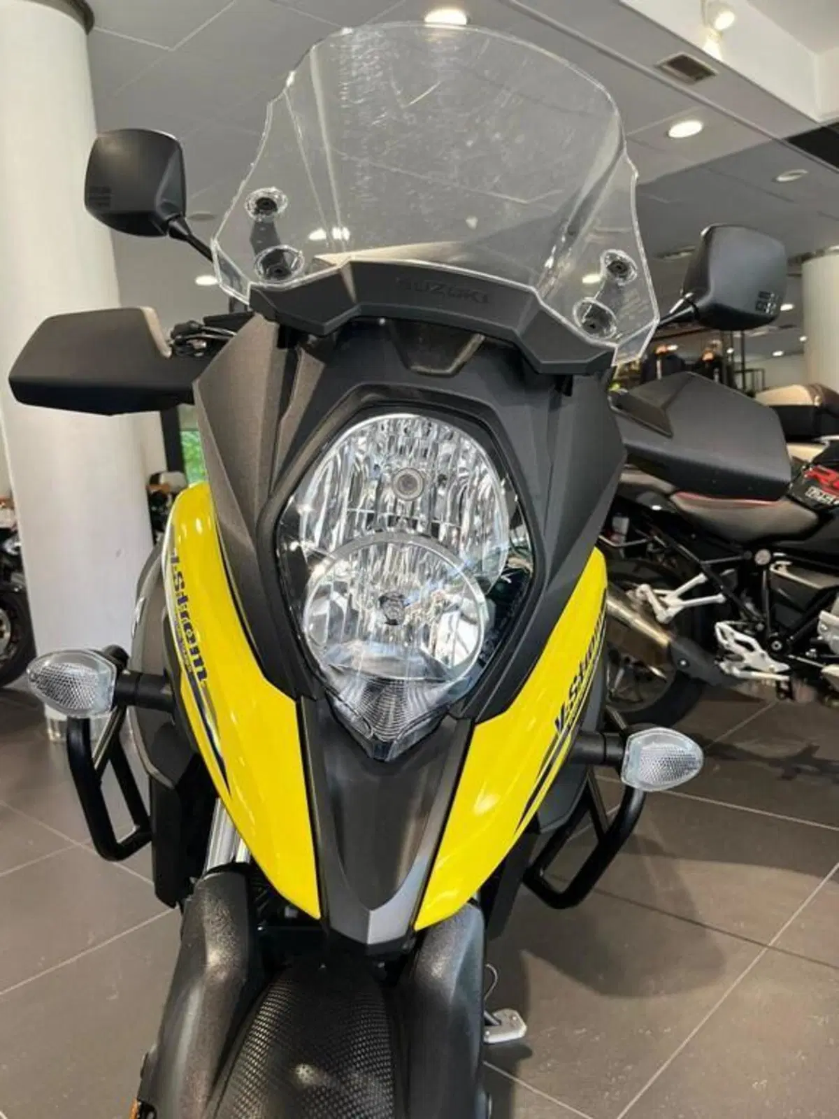 Suzuki V-Strom 650 (2021 - 25) (3)