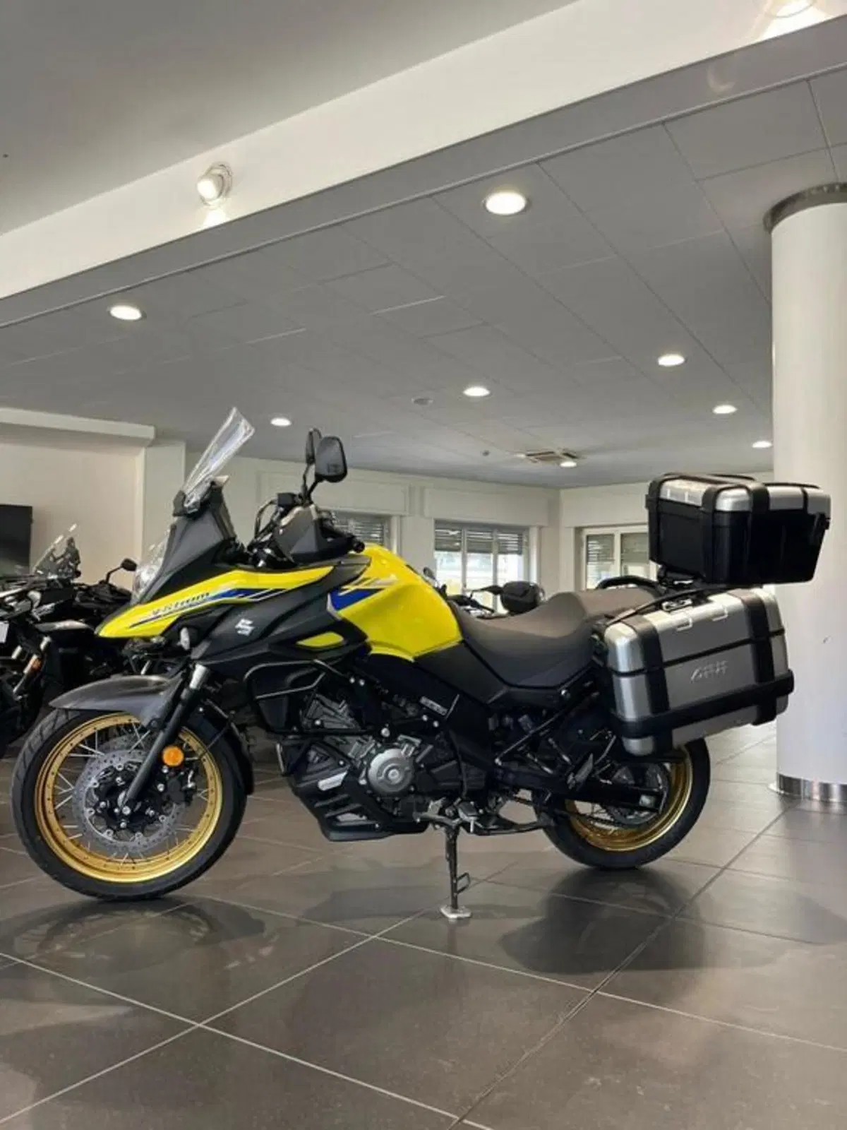 Suzuki V-Strom 650 (2021 - 25) (2)