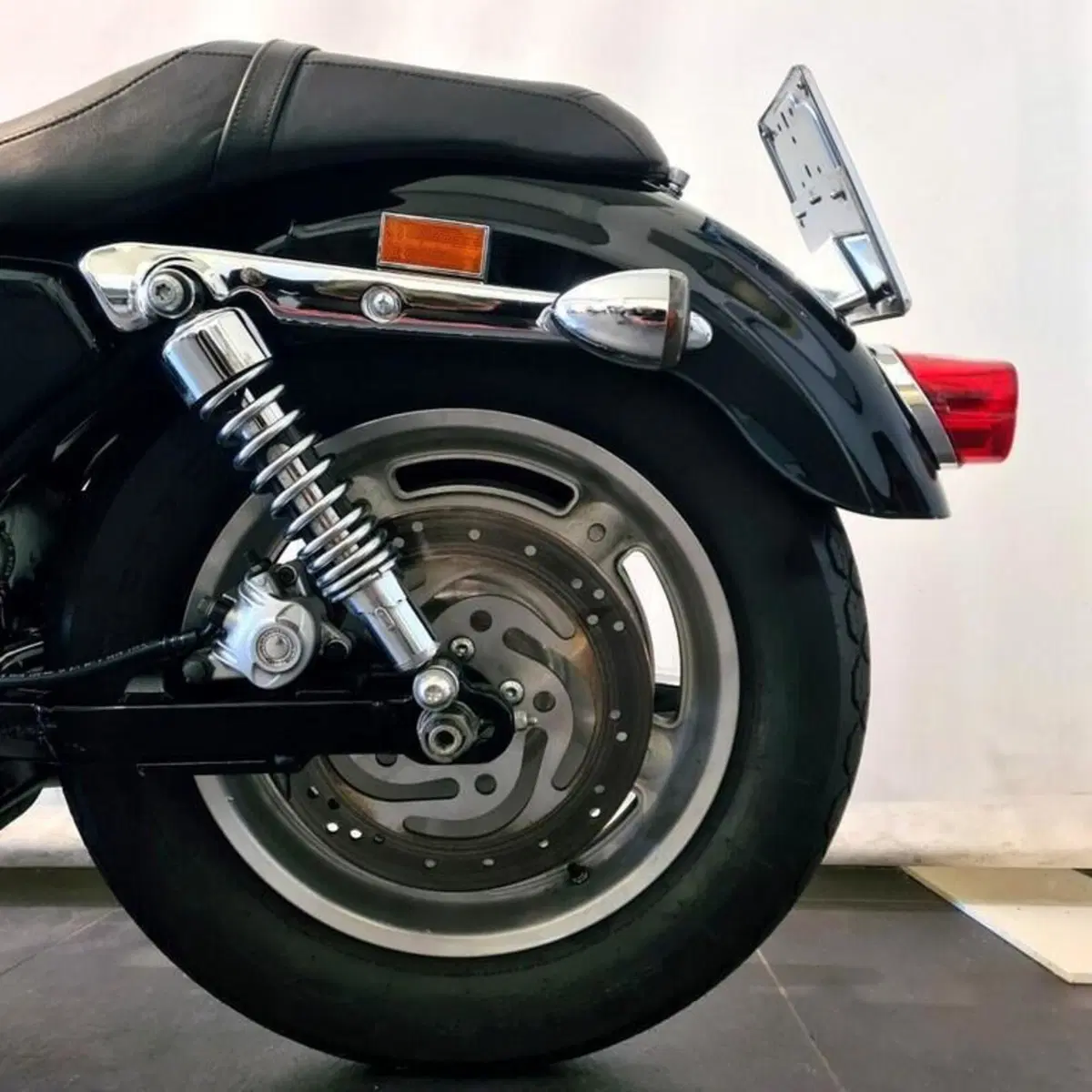 Harley-Davidson 883 (2008 - 09) - XL (13)