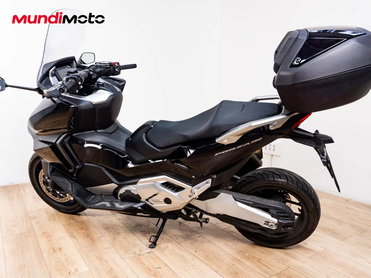Honda Forza 750 DCT (2021 - 24) (7)