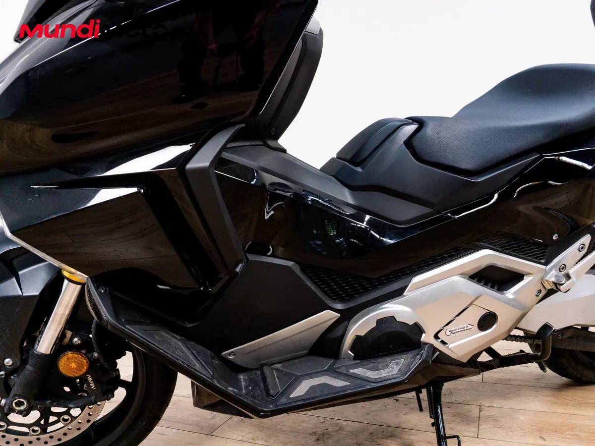 Honda Forza 750 DCT (2021 - 24) (9)