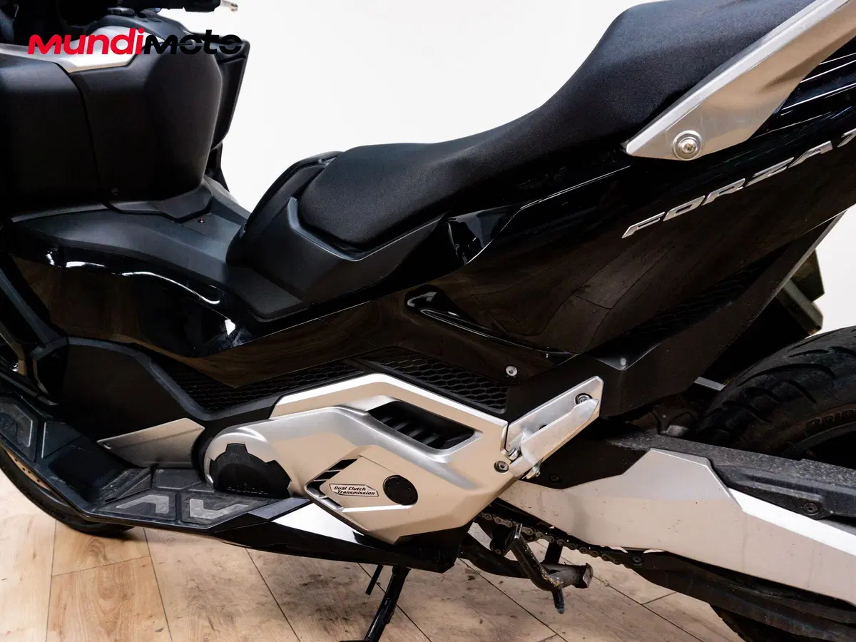 Honda Forza 750 DCT (2021 - 24) (10)