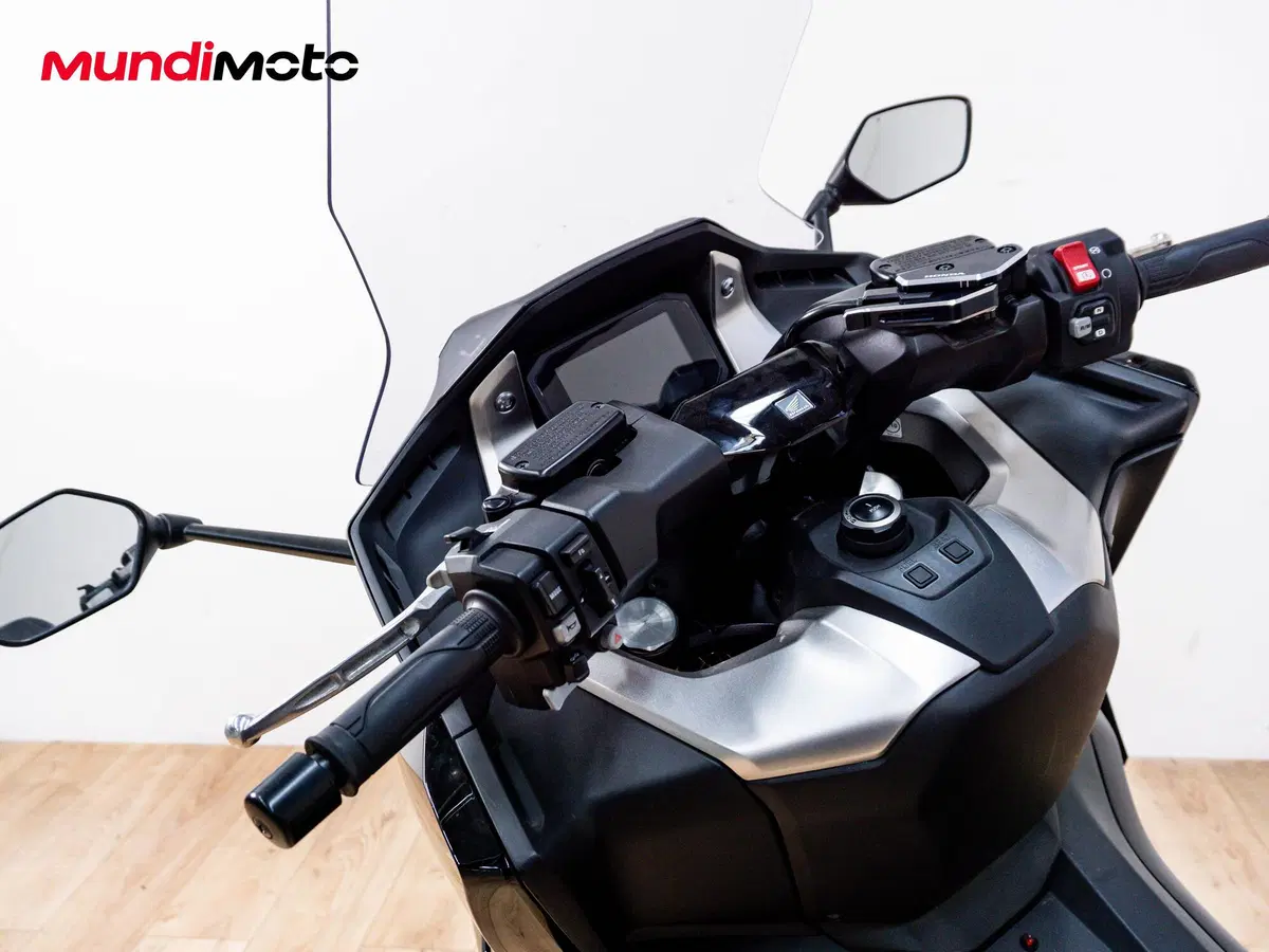 Honda Forza 750 DCT (2021 - 24) (11)