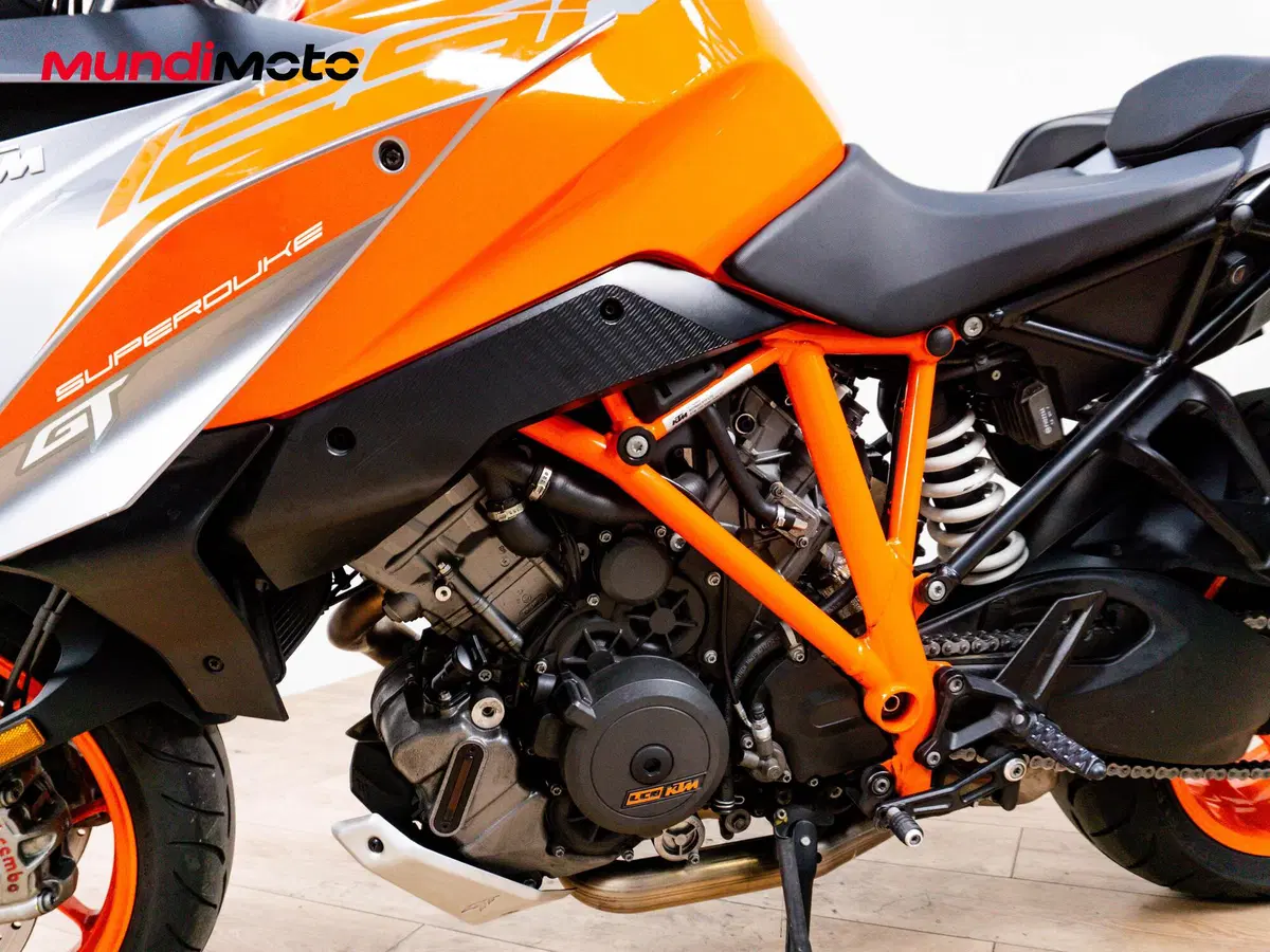 KTM 1290 Super Duke GT ABS (2016 - 18) (9)