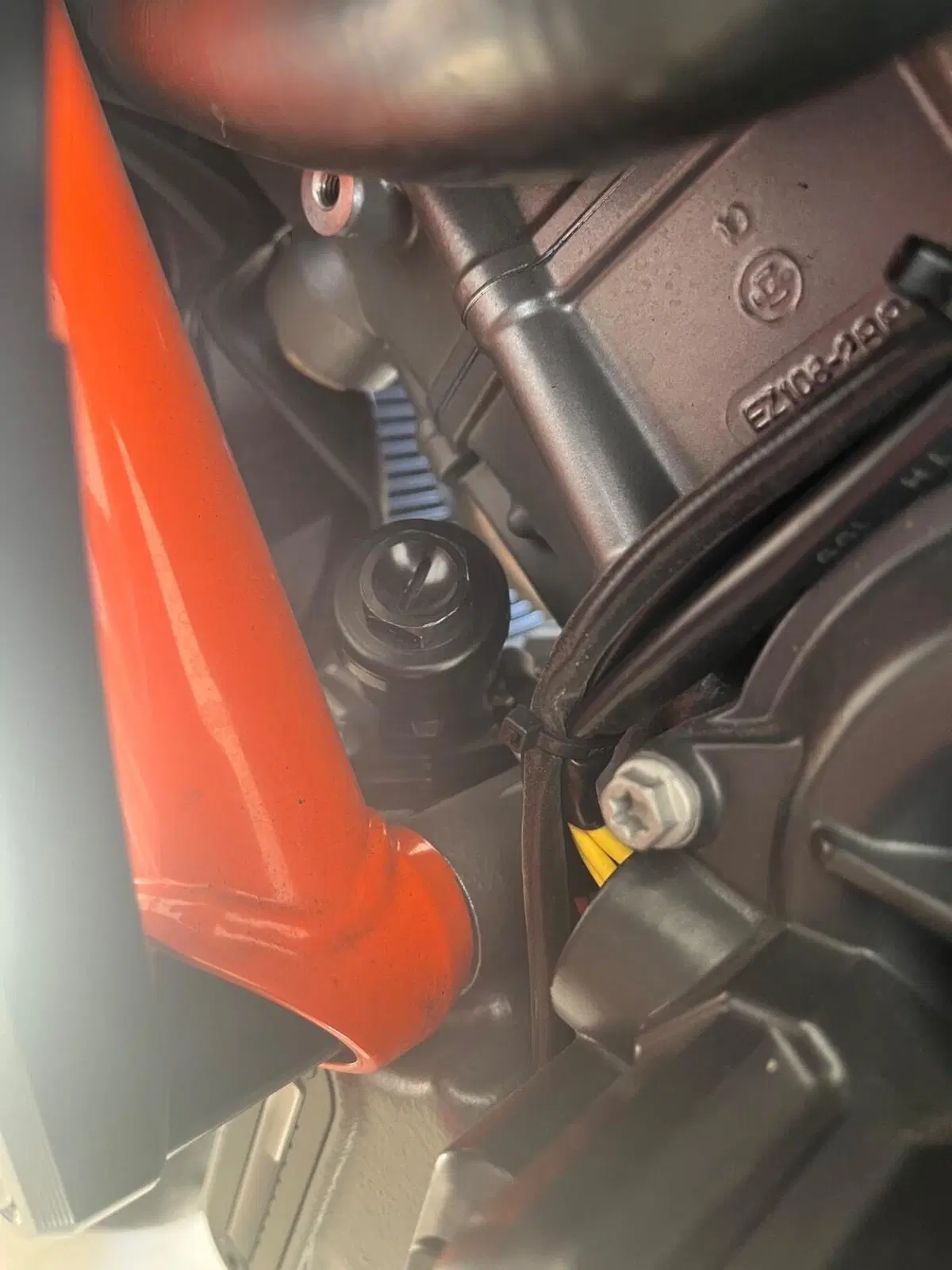 KTM 1290 Super Duke R (2022 - 23) (14)
