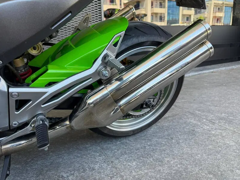 Kawasaki Z 1000 (2003 - 06) (3)