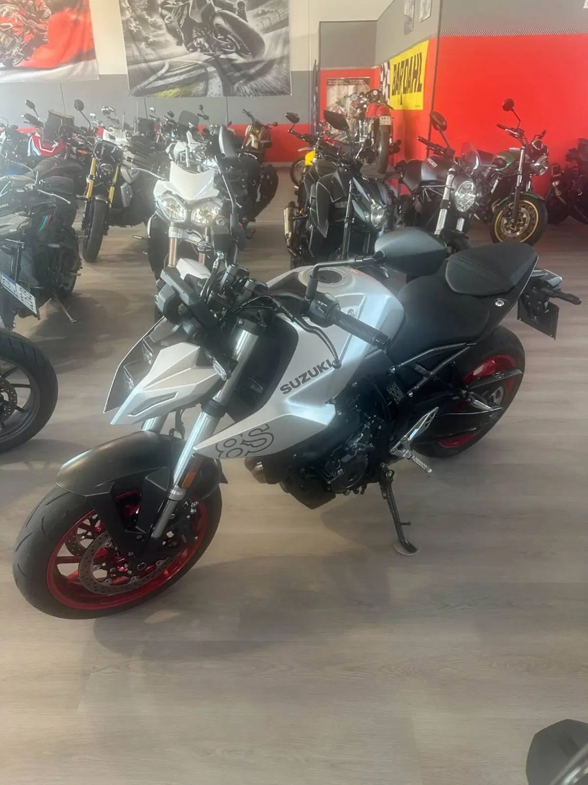 Suzuki GSX-8S (2025 - 26) (3)