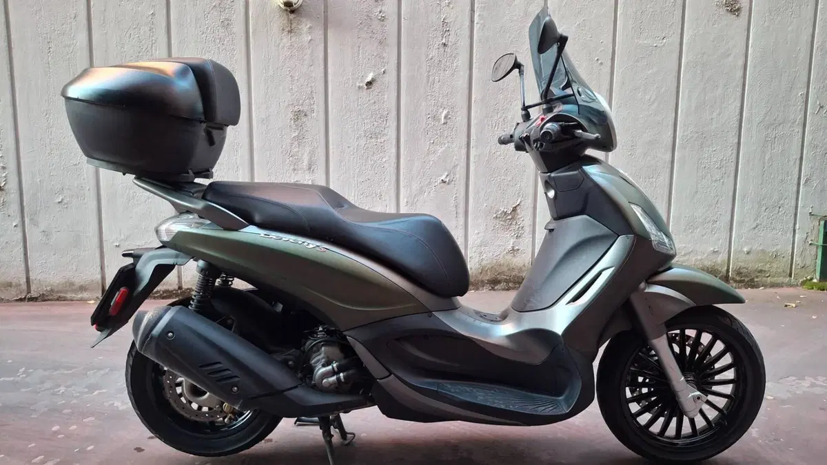 Piaggio Beverly 300 i.e. ABS-ASR (2016 - 20) (4)