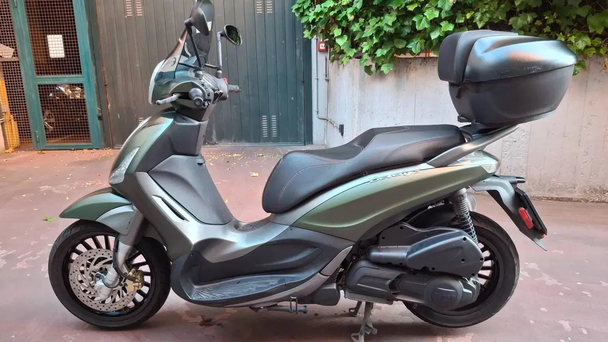Piaggio Beverly 300 i.e. ABS-ASR (2016 - 20) (5)