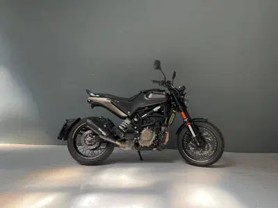 Husqvarna Svartpilen 125 (2021 - 23) usata