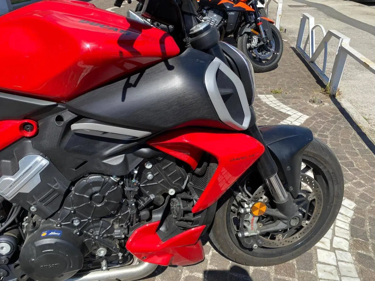 Ducati Diavel V4 (2023 - 26) (10)